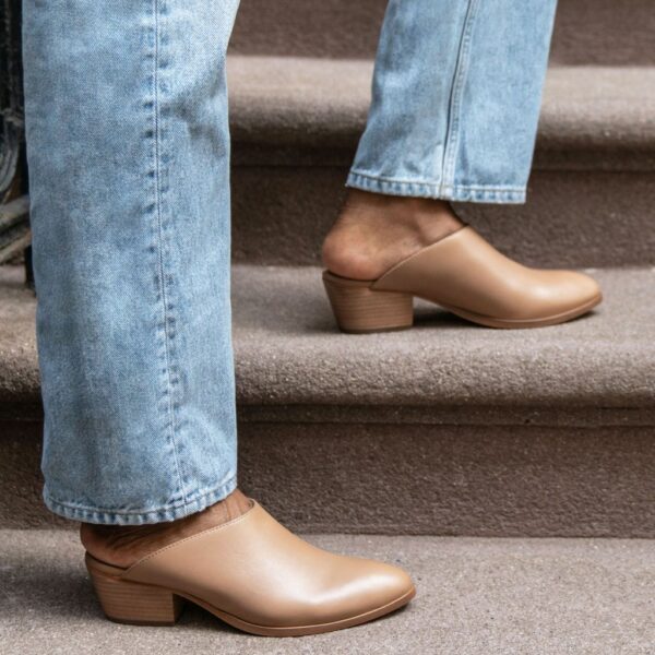 1024x1024-Women-Breeze-MilkCoffee-071423-1.jpg Breeze | Milk Coffee