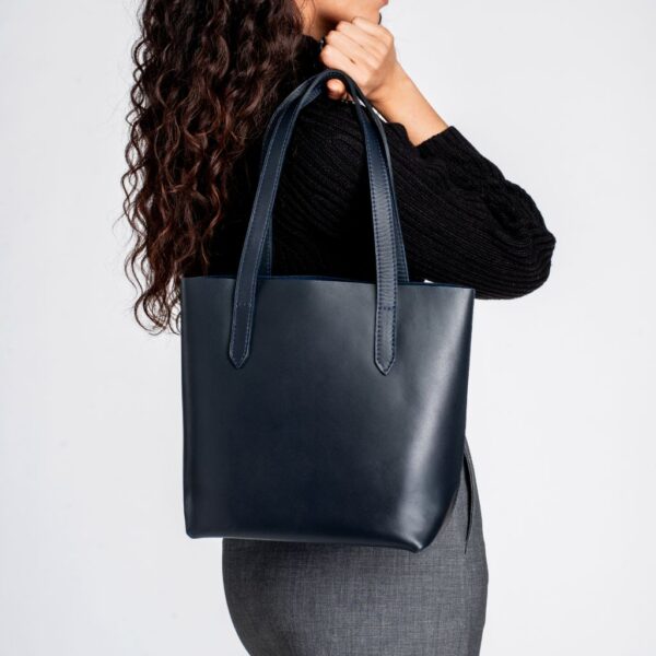 1024x1024-Womens-EverydayTote-Navy-Small-110824-1.jpg Everyday Tote | Navy (S)