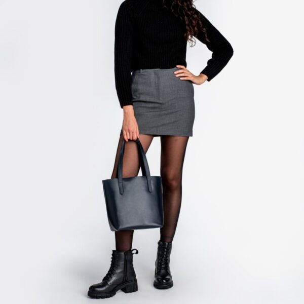 1024x1024-Womens-EverydayTote-Navy-Small-110824-3.jpg Everyday Tote | Navy (S)